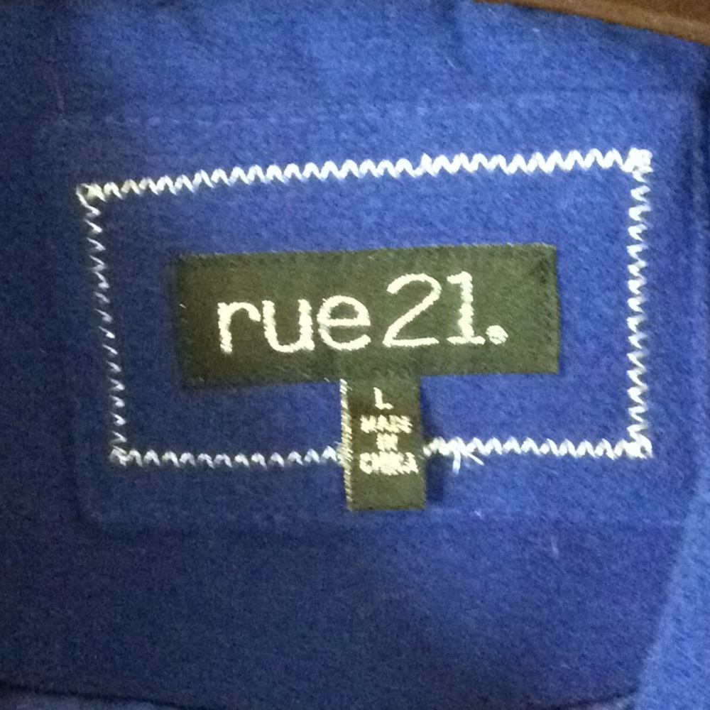 FINAL SALE PRICE Wool Look Rue 21 Coat in Size Lg - Picture 2 of 7
